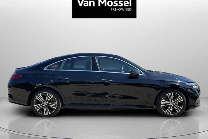 Sort Mercedes CLA250+ fra 2025