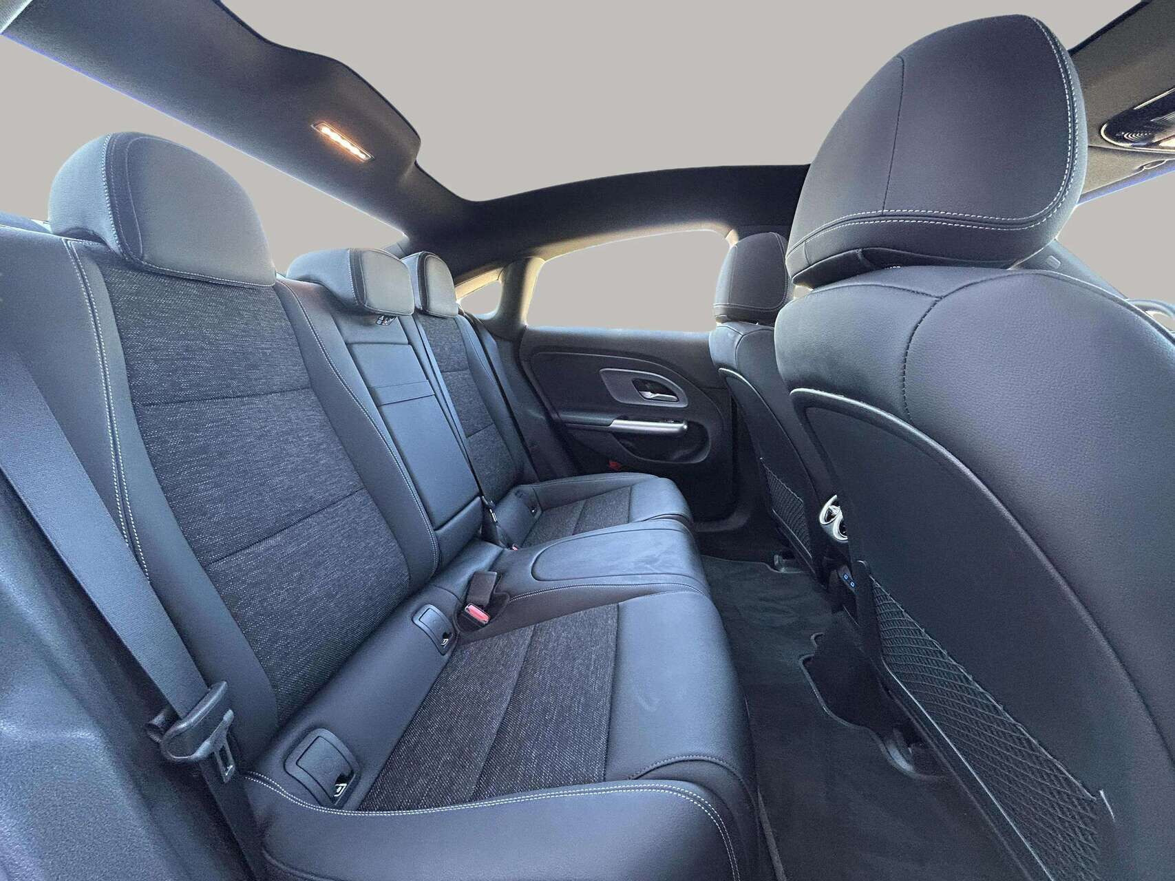Sort Mercedes CLA250+ fra 2025