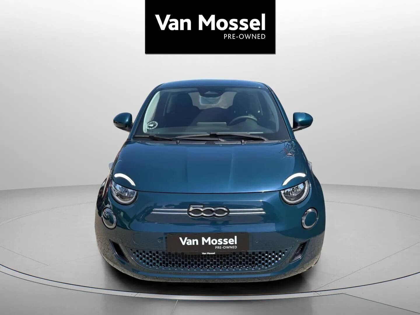 Grøn Fiat 500e fra 2023