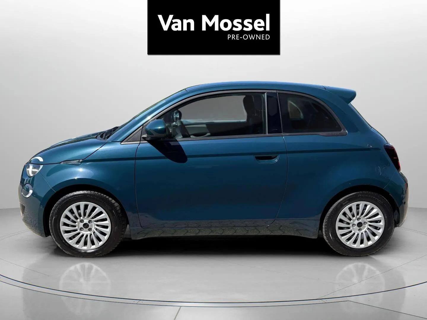 Grøn Fiat 500e fra 2023
