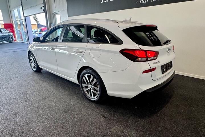 Hvid Hyundai i30 fra 2020