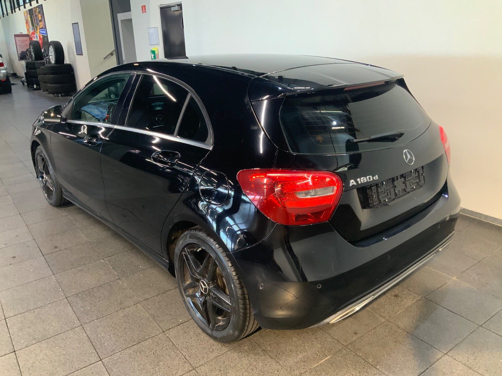 Sort Mercedes A180 d fra 2016