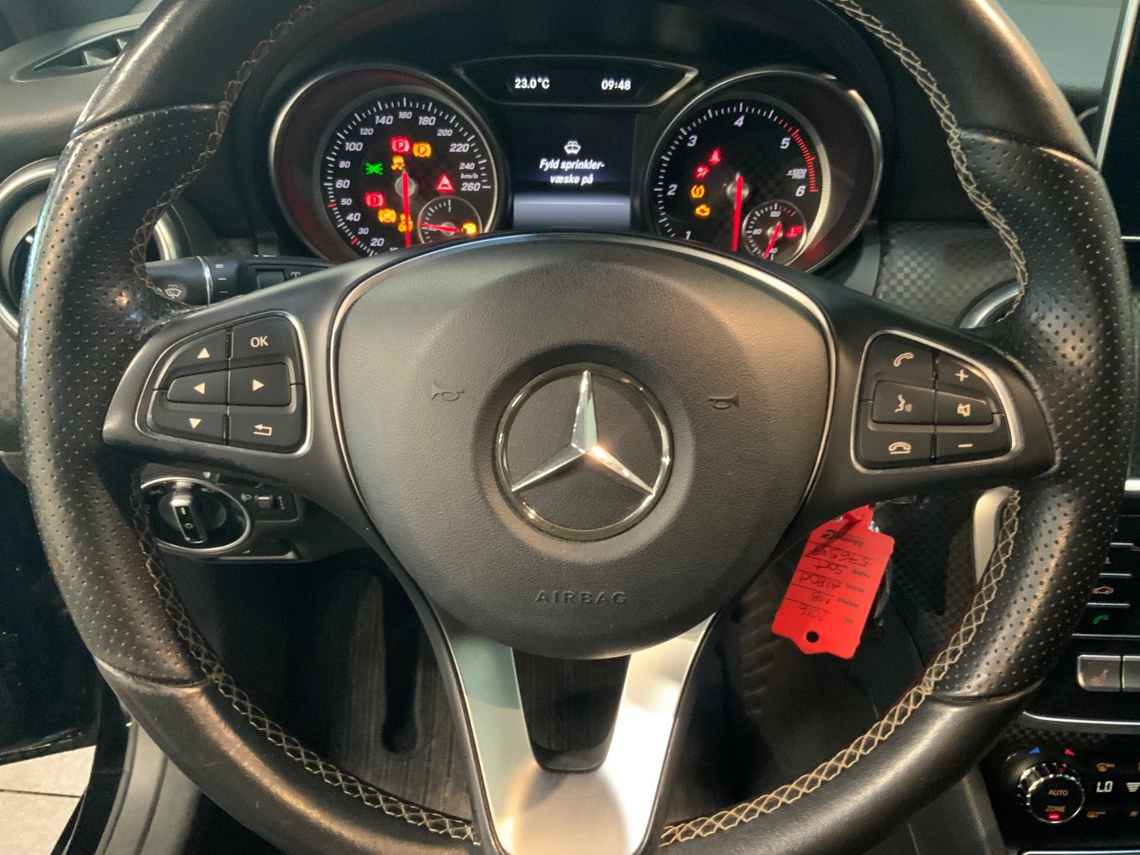 Sort Mercedes A180 d fra 2016