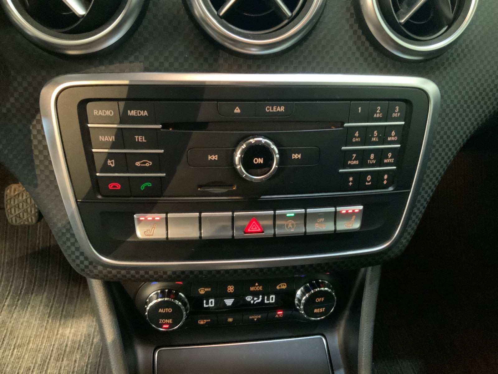 Sort Mercedes A180 d fra 2016