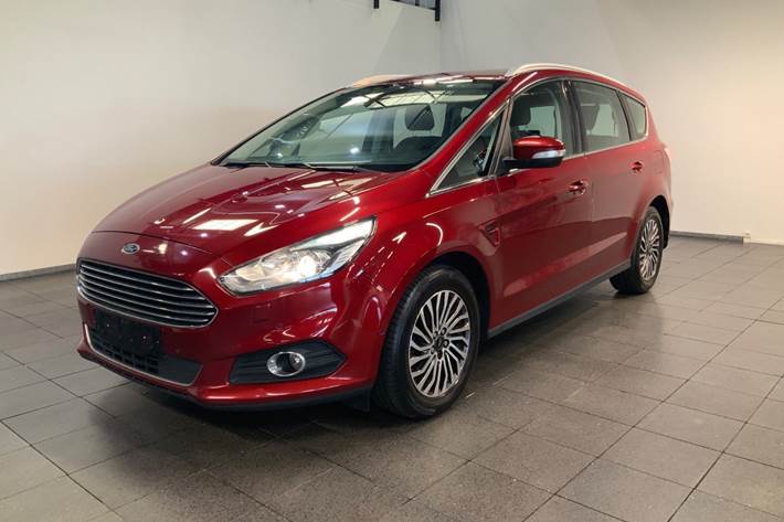 Rød Ford S-MAX fra 2019