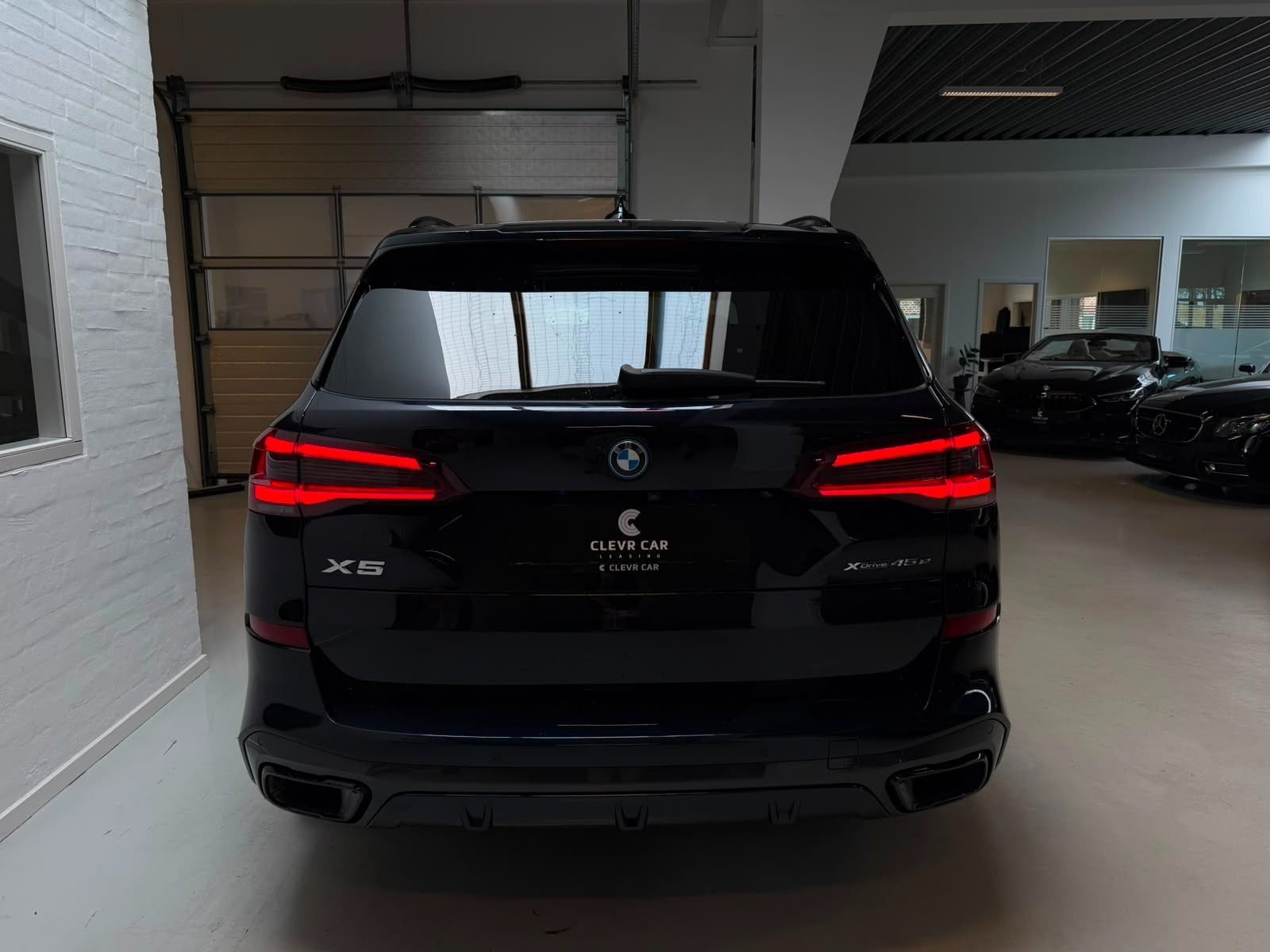 Sort BMW X5 fra 2022