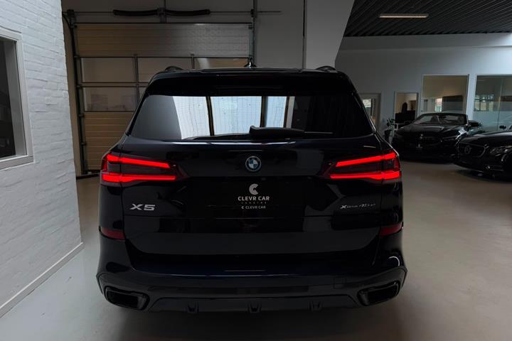 Sort BMW X5 fra 2022