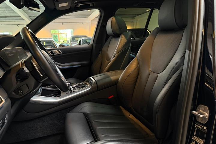 Sort BMW X5 fra 2022