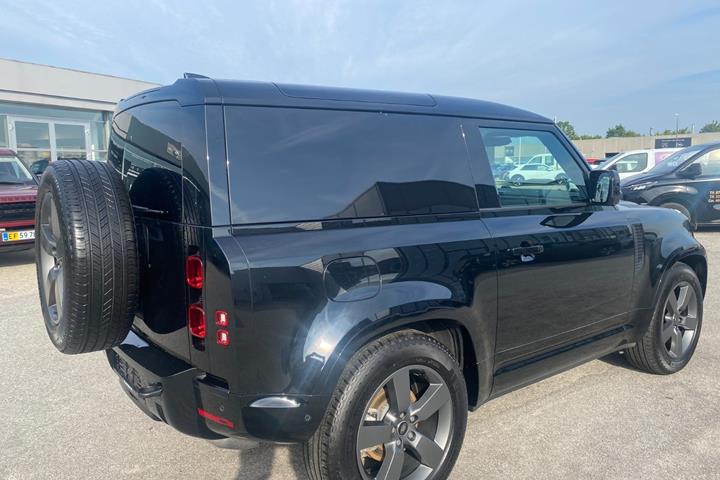 Sort Land Rover Defender 90 fra 2025
