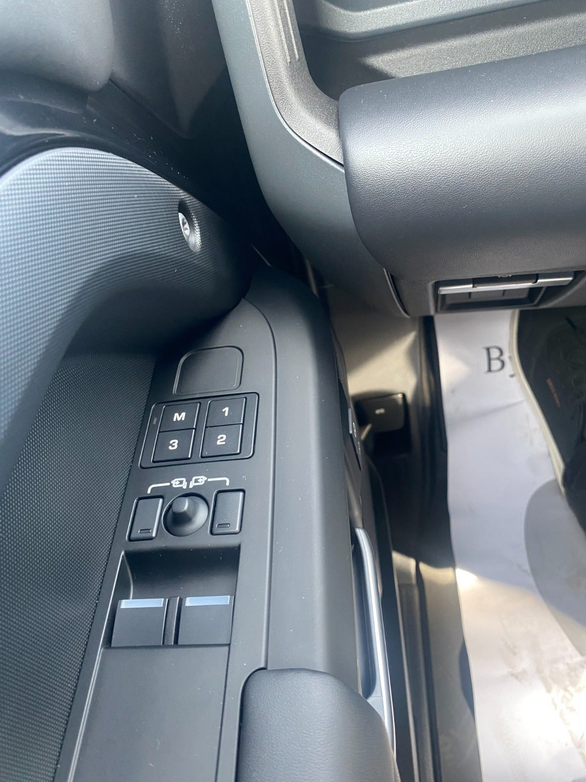 Sort Land Rover Defender 90 fra 2025