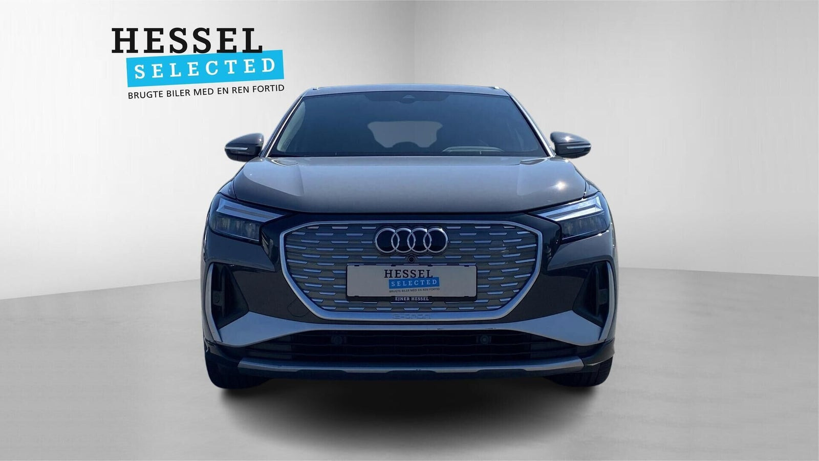 Grå Audi Q4 e-tron fra 2025