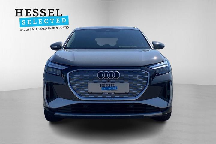 Grå Audi Q4 e-tron fra 2025