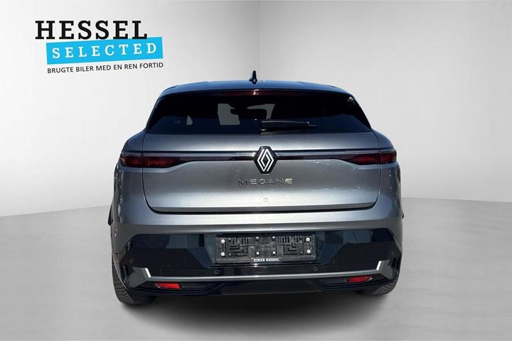 Grå Renault Megane E-Tech fra 2023