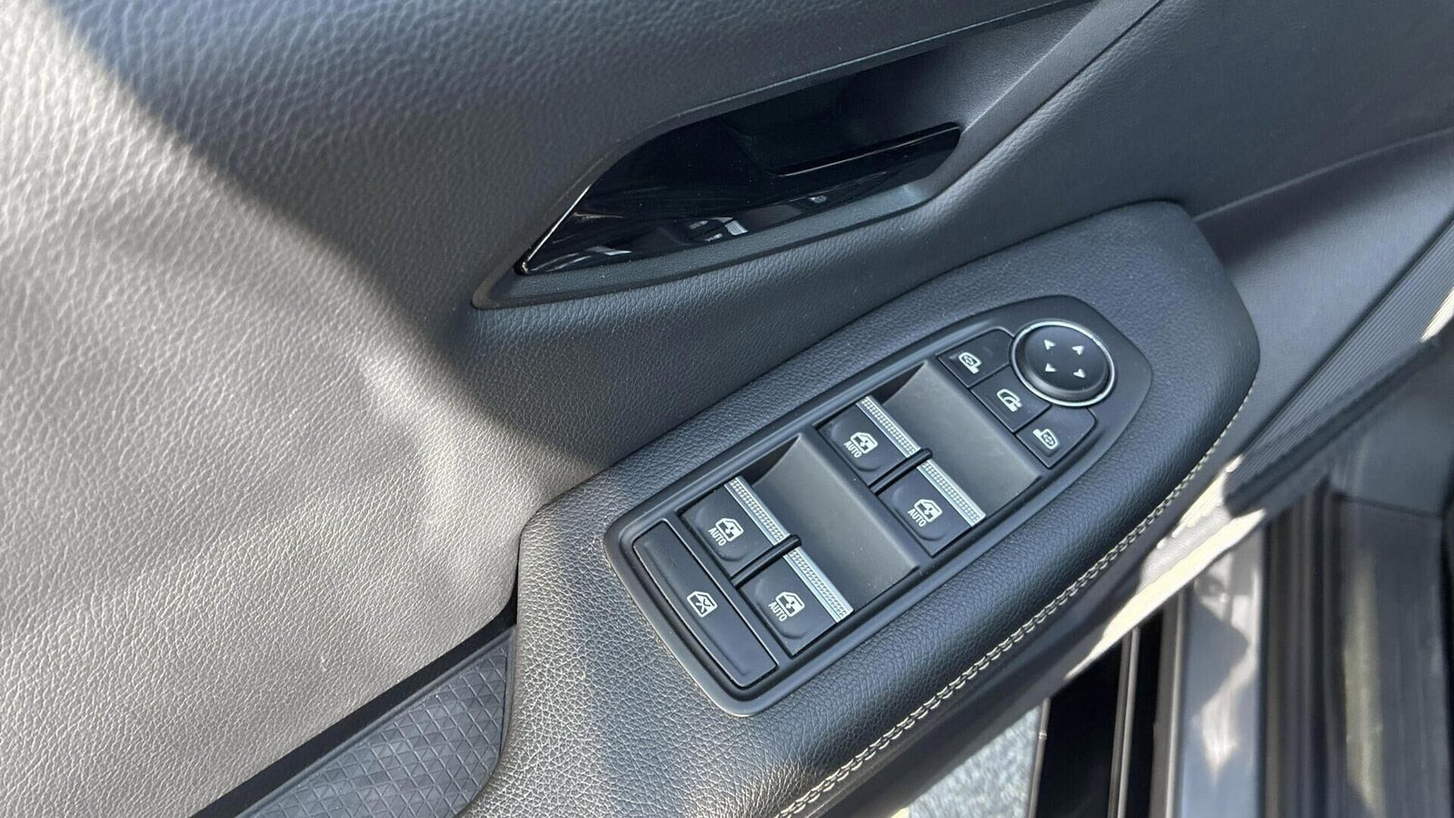 Grå Renault Megane E-Tech fra 2023