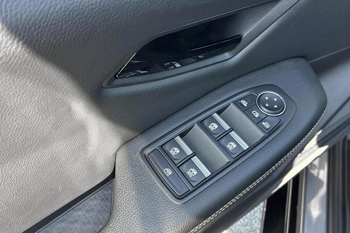 Grå Renault Megane E-Tech fra 2023