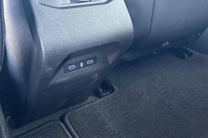 Grå Renault Megane E-Tech fra 2023