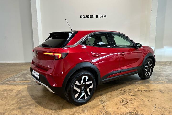 Rød Opel Mokka-e fra 2024
