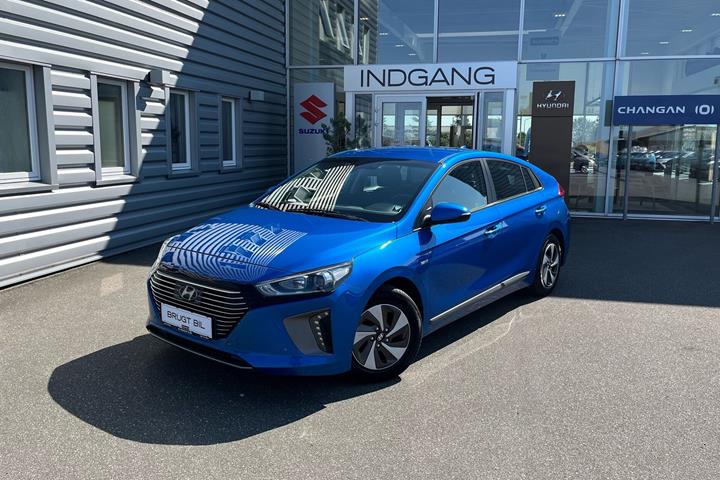 Blå Hyundai Ioniq fra 2017 set udefra