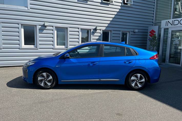 Blå Hyundai Ioniq fra 2017