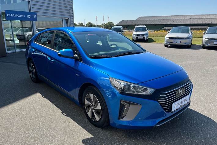 Blå Hyundai Ioniq fra 2017