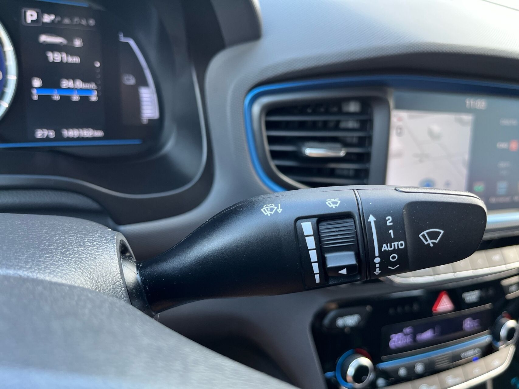Blå Hyundai Ioniq fra 2017
