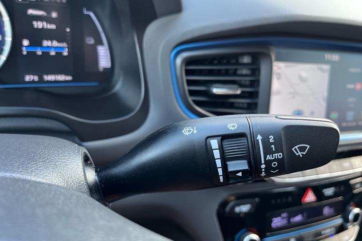 Blå Hyundai Ioniq fra 2017