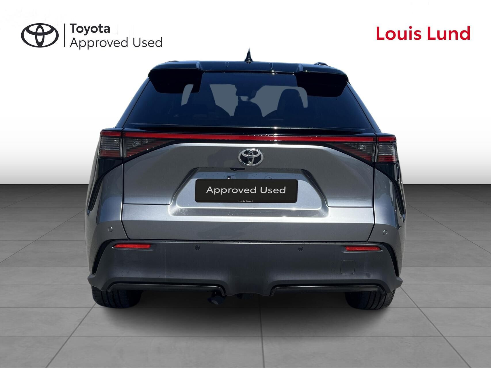Grå Toyota BZ4X fra 2023