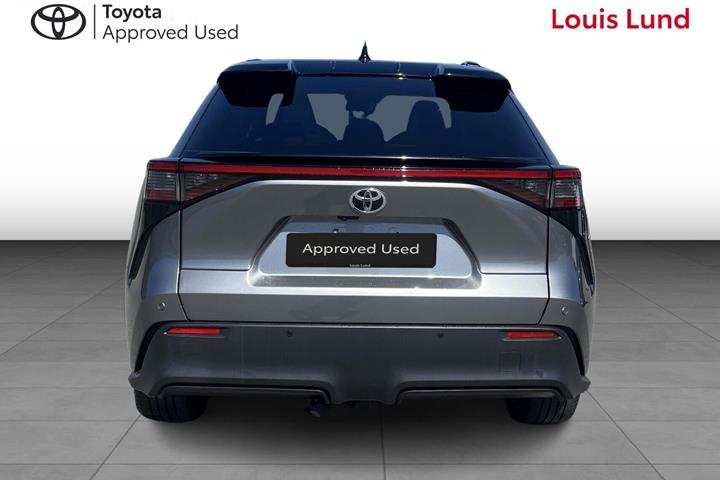 Grå Toyota BZ4X fra 2023