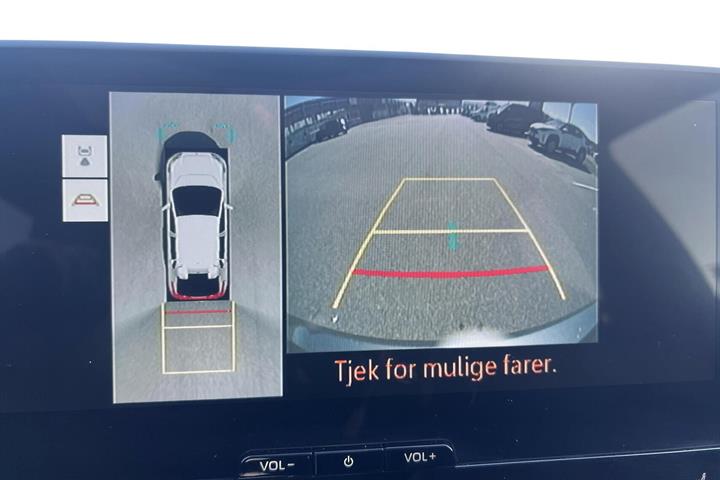 Grå Toyota BZ4X fra 2023