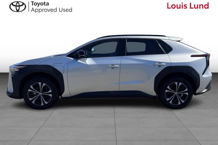 Sølv Toyota BZ4X fra 2024