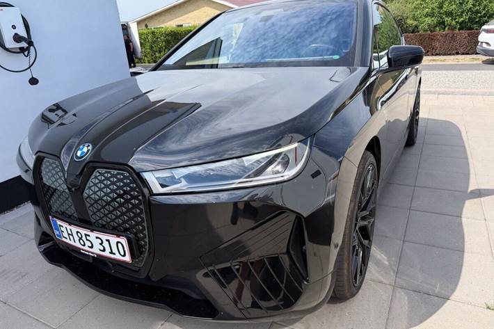 Sort BMW iX fra 2022