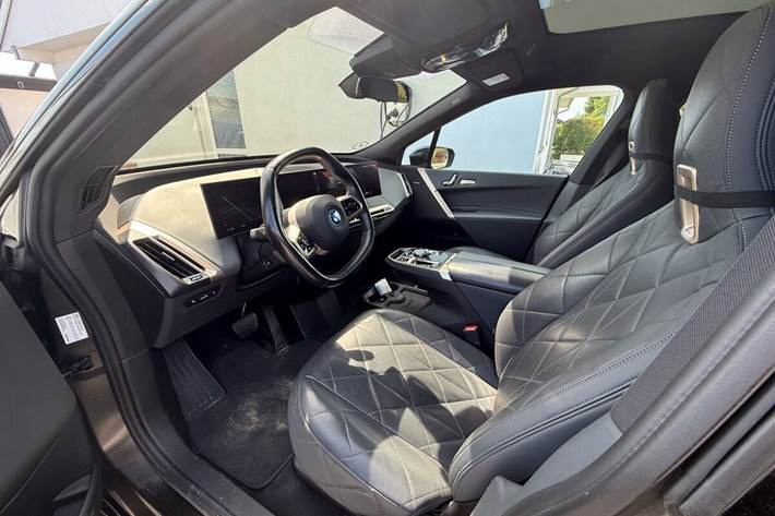 Sort BMW iX fra 2022