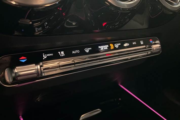 Grå Mercedes EQA 250+ fra 2025