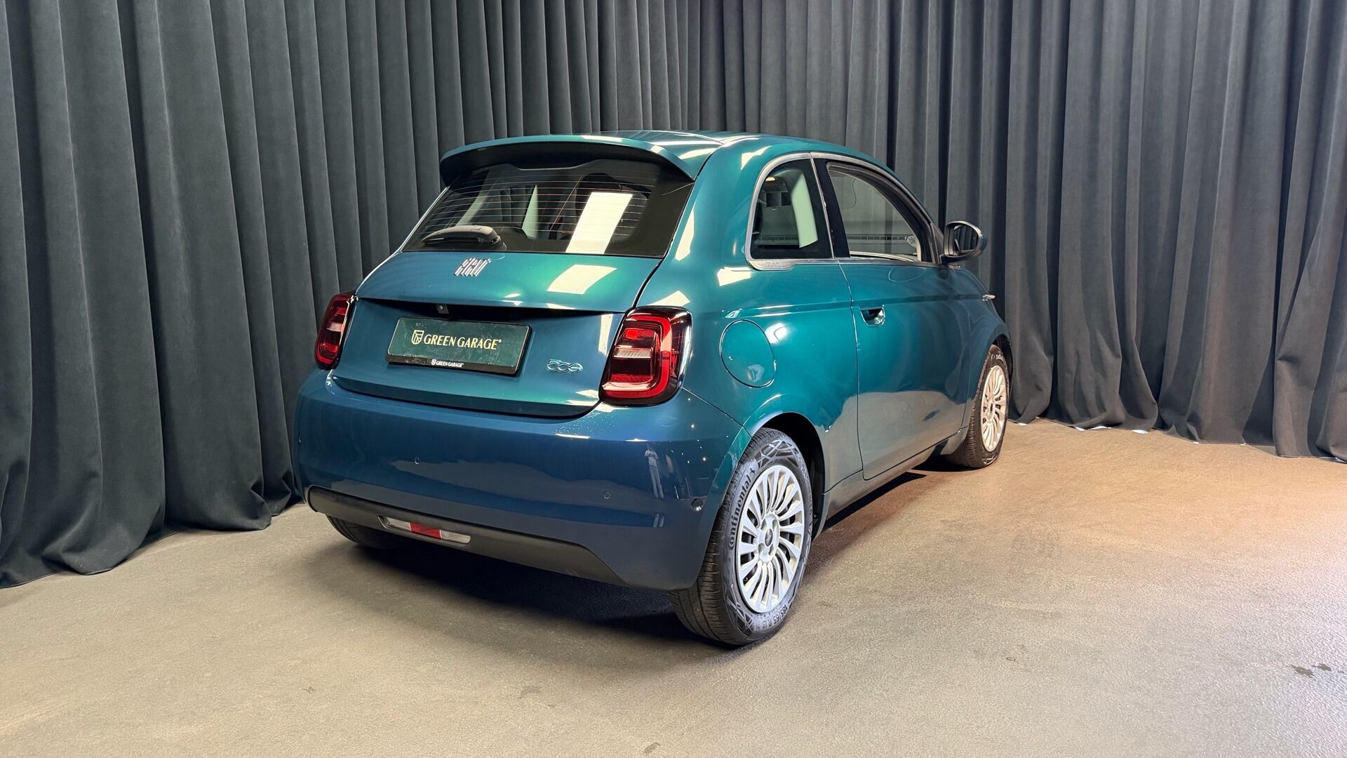 Blå Fiat 500e fra 2023