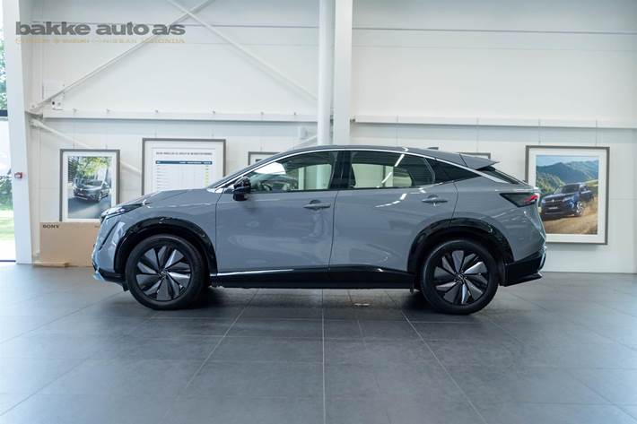 Grå Nissan Ariya fra 2024
