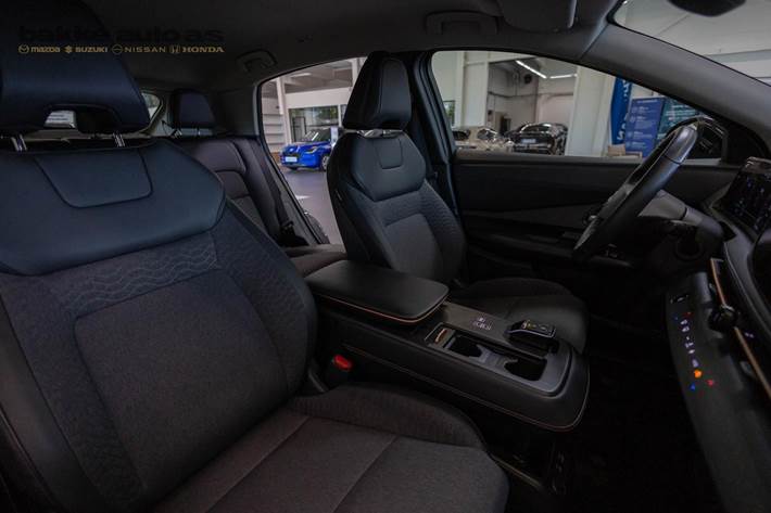 Grå Nissan Ariya fra 2024