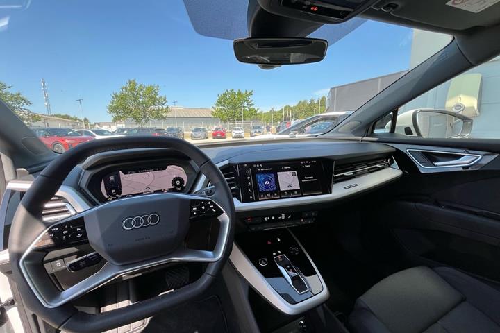 Hvid Audi Q4 fra 2026