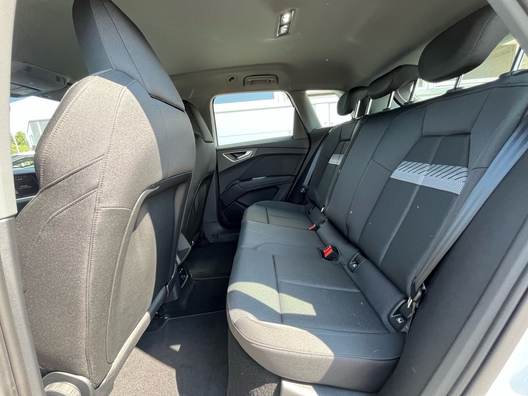 Hvid Audi Q4 fra 2026