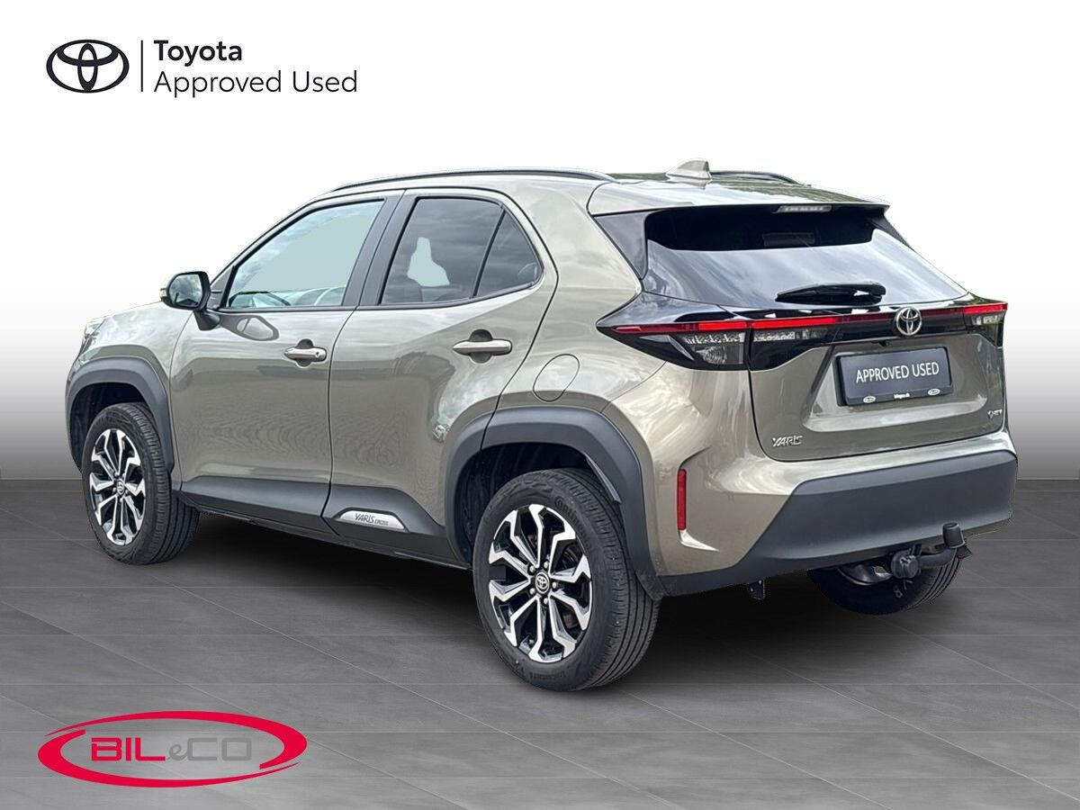 Bronze Toyota Yaris Cross fra 2024