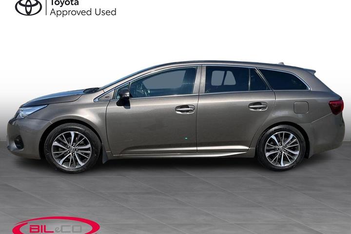Bronze Toyota Avensis fra 2017