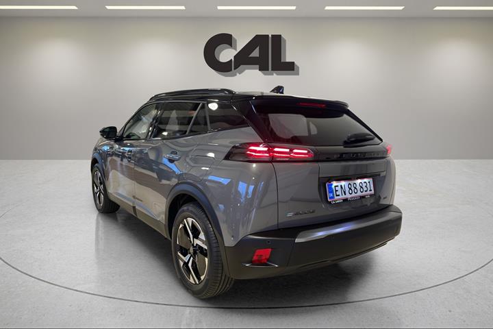 Grå Peugeot e-2008 fra 2025