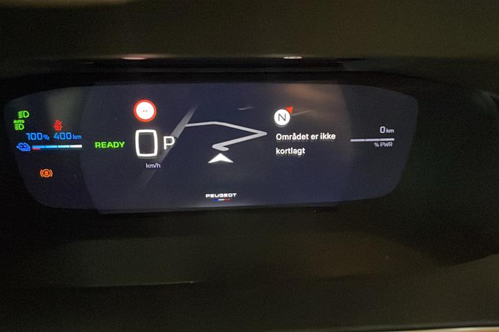 Grå Peugeot e-2008 fra 2025