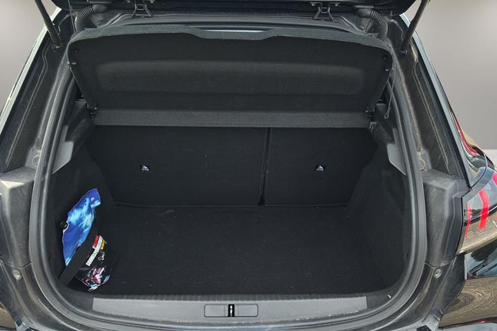 Sort Peugeot 208 fra 2021