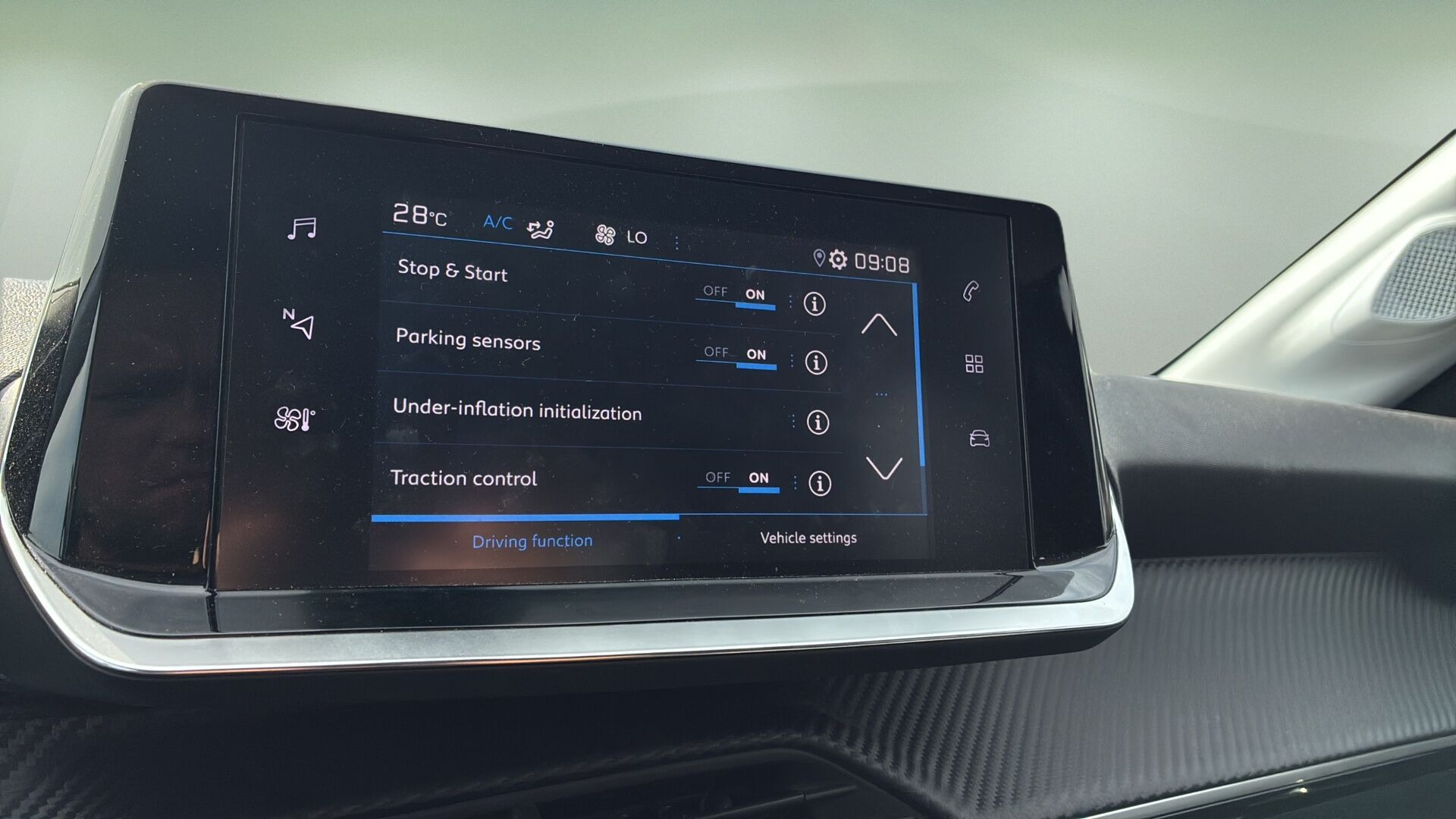 Sort Peugeot 208 fra 2021