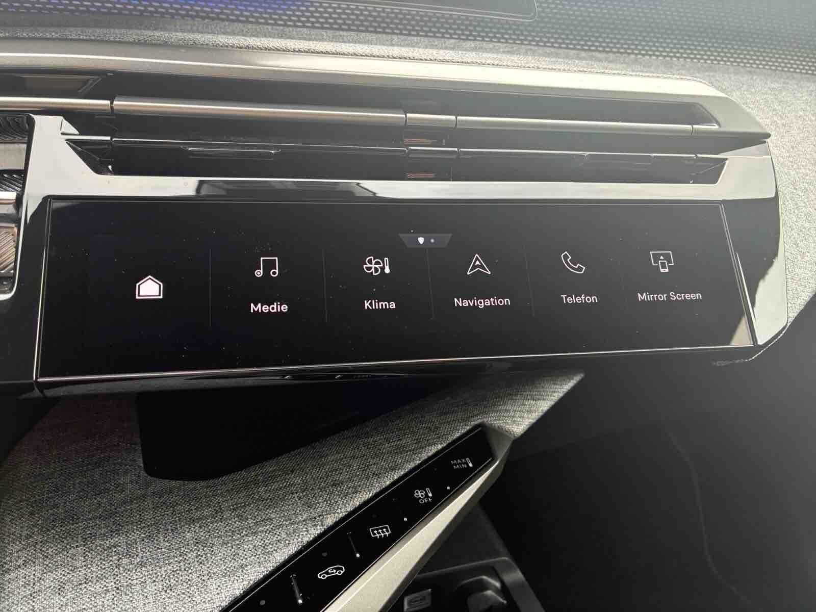 Sort Peugeot e-3008 fra 2025