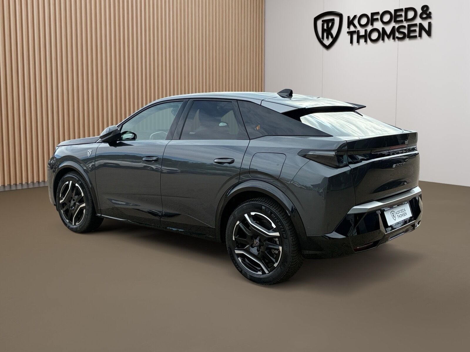 Grå Peugeot e-3008 fra 2025