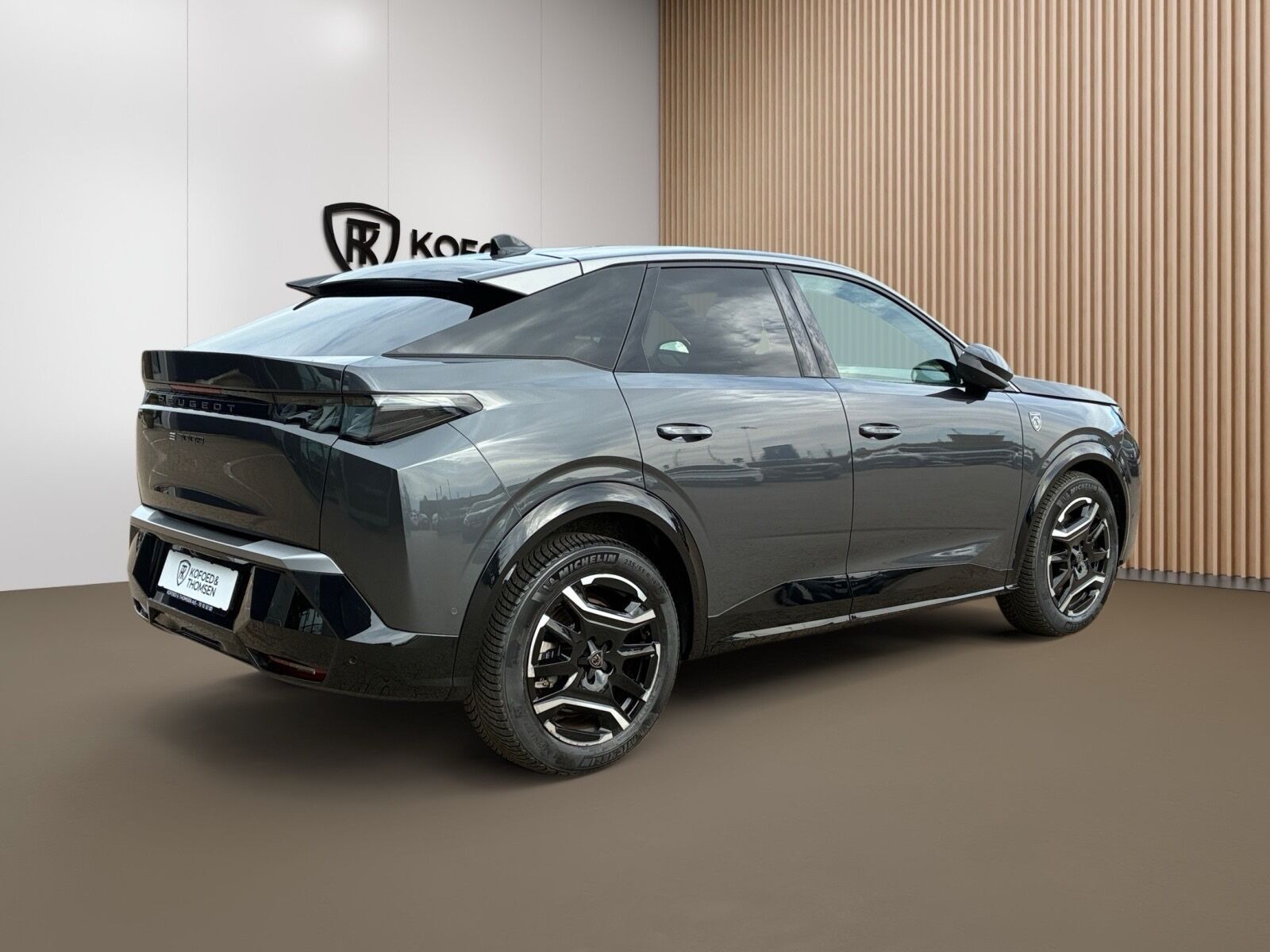 Grå Peugeot e-3008 fra 2025