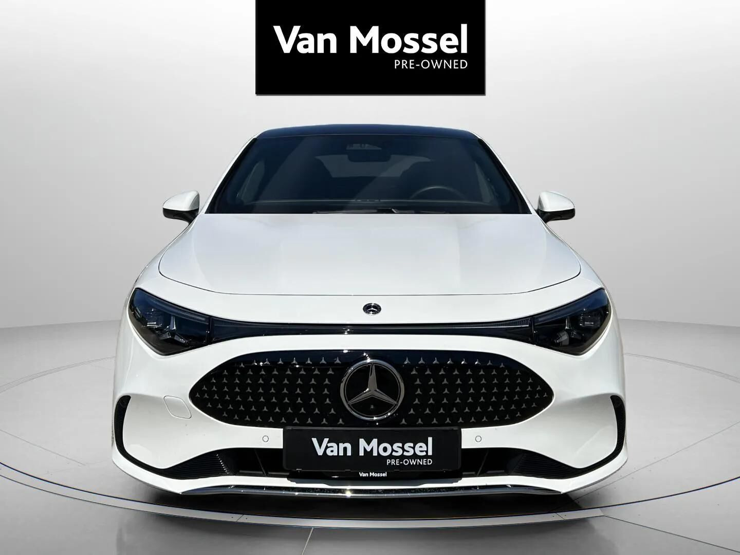 Hvid Mercedes CLA250+ fra 2025