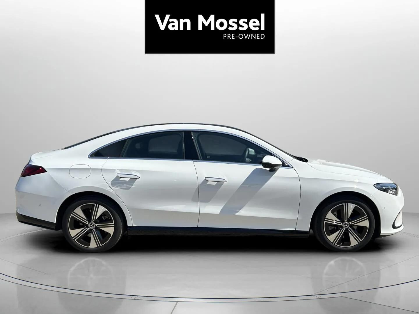 Hvid Mercedes CLA250+ fra 2025