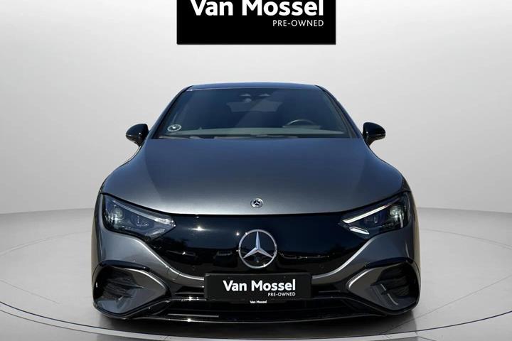 Grå Mercedes EQE 350 fra 2025